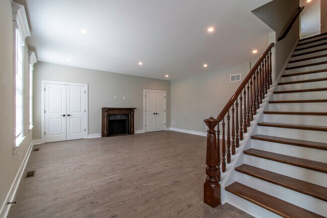 Building Photo - Downtown Milford Year Round Rental - Unfur...