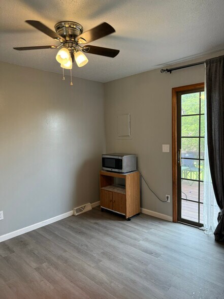 Building Photo - 110 Colt Ln