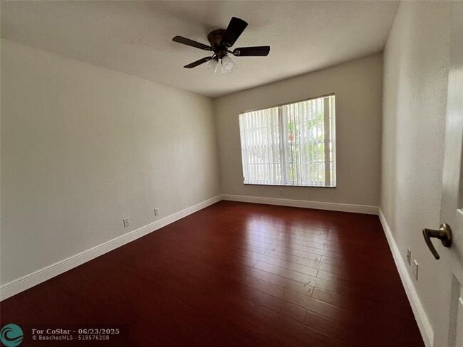 Building Photo - 7953 NW 70th Ave
