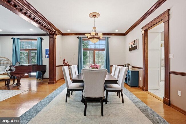 Building Photo - 244 Mathers Rd