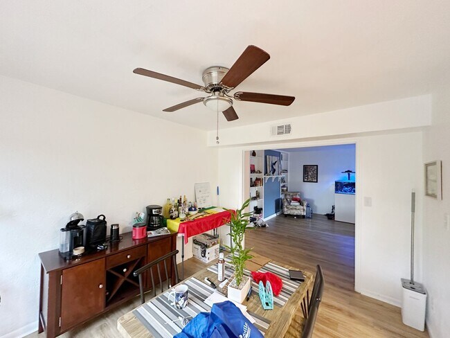 Building Photo - Beautiful, Renovated 4 Bedroom, 2 Bathroom...