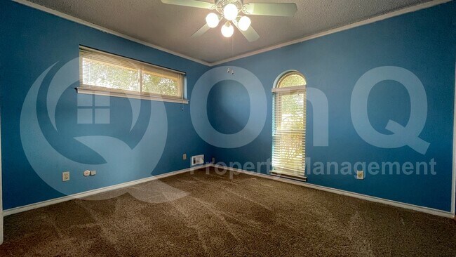 Building Photo - 1305 Guildford St