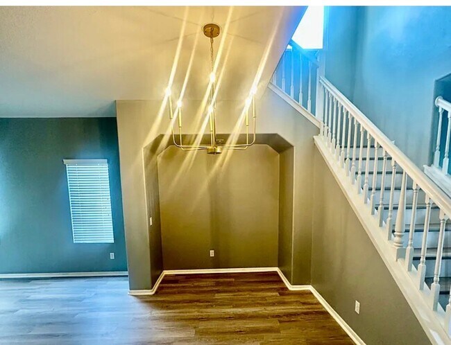 Building Photo - 32358 Gardenvail Dr