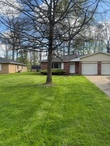 Building Photo - 1514 Robin Ln