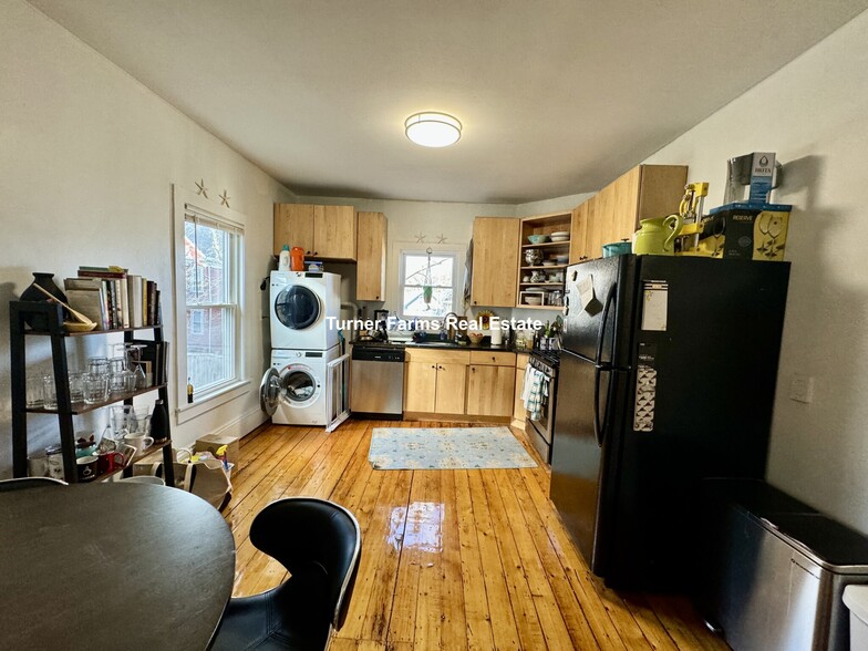 Primary Photo - 125 Summer St