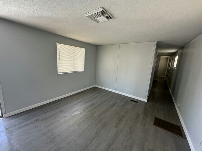 Building Photo - 130 S Suncoast Blvd