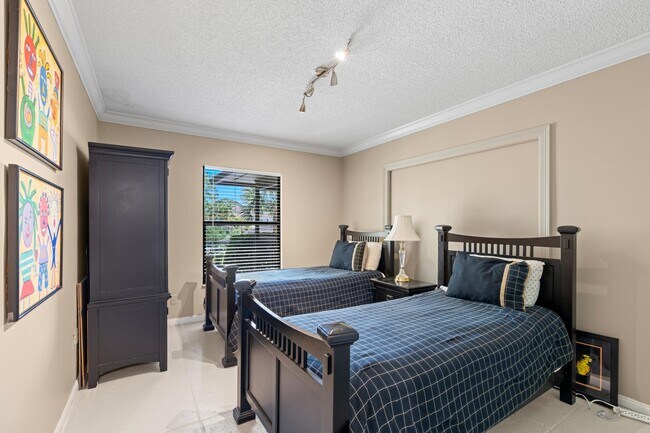 Building Photo - 2835 Polo Island Dr