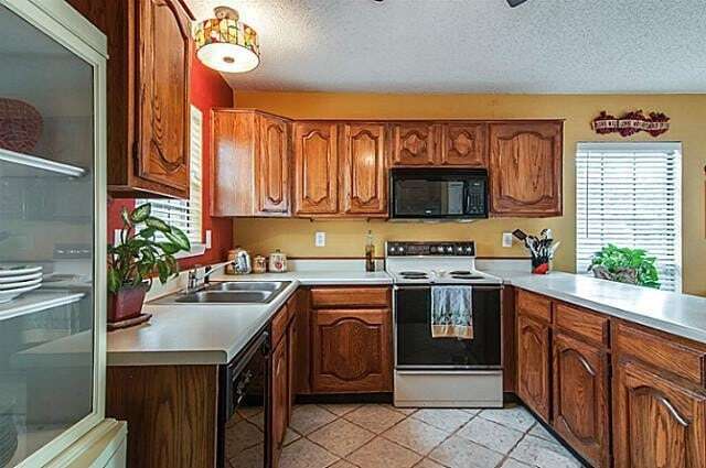 Building Photo - 600 Silverstone Ln