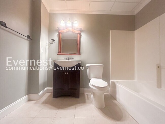 Building Photo - Limited Time Special Offer / 4 Bed, 4 Bath Home with Garage / Pet-Friendly / Vouchers Accepted / ...