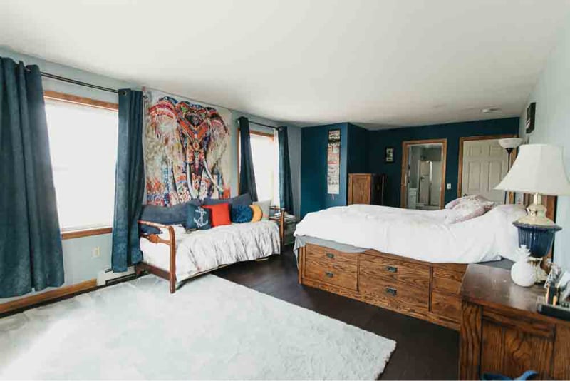 Building Photo - 687 Western Turnpike