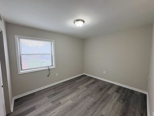 Building Photo - 2025 Move-In Special – $200 Off First Mont...