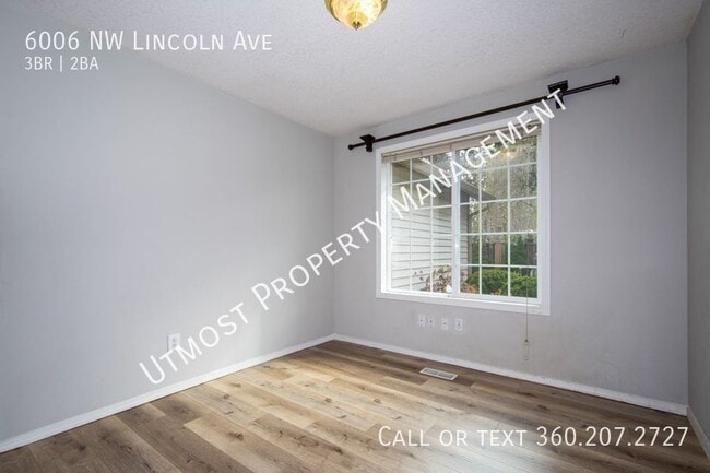 Building Photo - 6006 NW Lincoln Ave