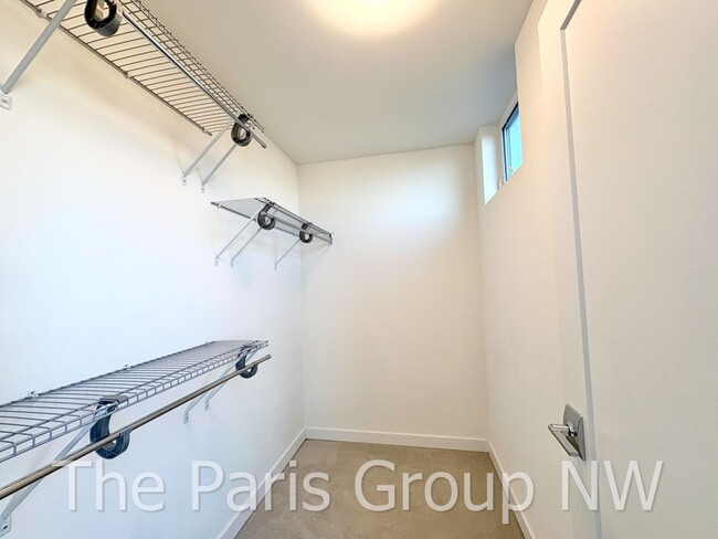 Building Photo - Gorgeous 2021 Fremont/Wallingford 3BR Overlooking Downtown, Mt Rainier & SLU, Garage w/EV Chgr, W...