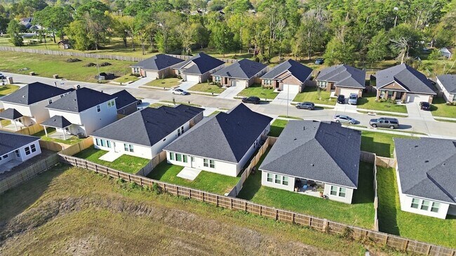 Building Photo - 3918 Sugardale St