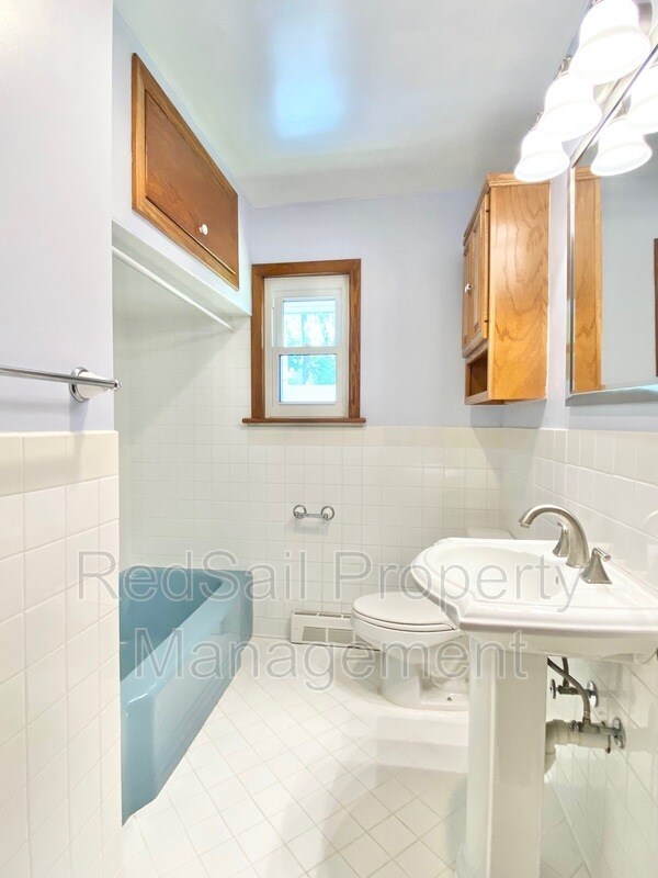 Building Photo - 315 Bunting Point Rd