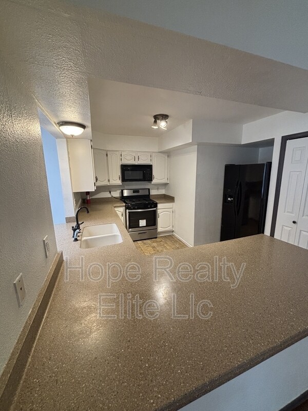 Building Photo - 2079 Sussex Ln