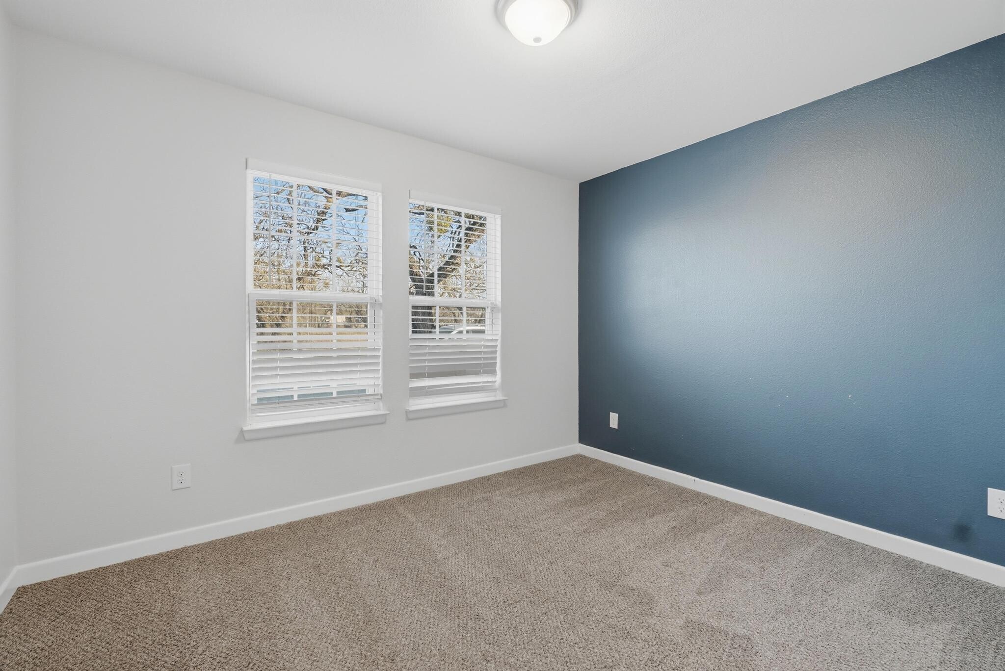Building Photo - 2050 Lillius St