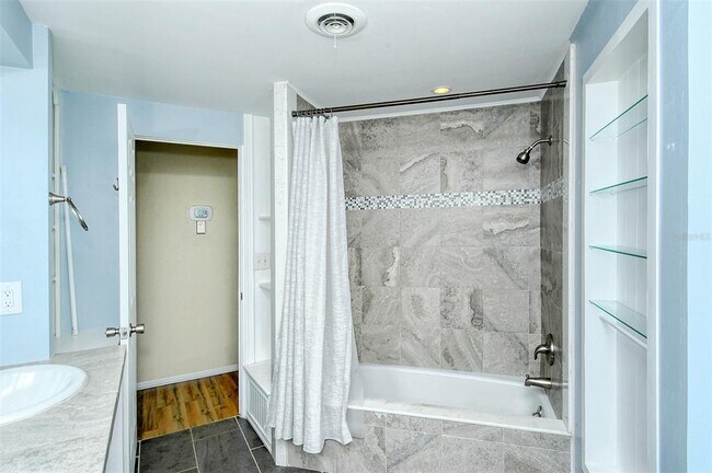 Building Photo - 2512 Post Rd