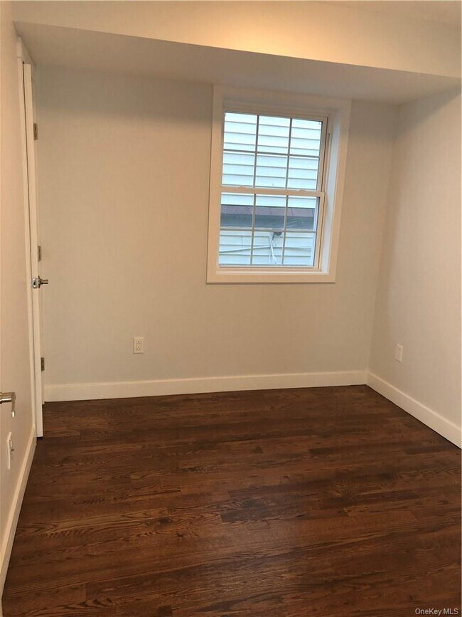 Building Photo - 268 W 261st St