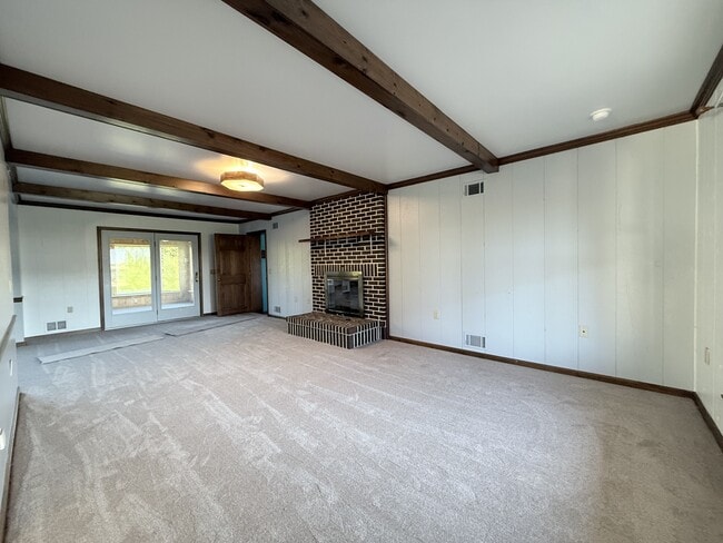 Building Photo - 157 Shade Rd