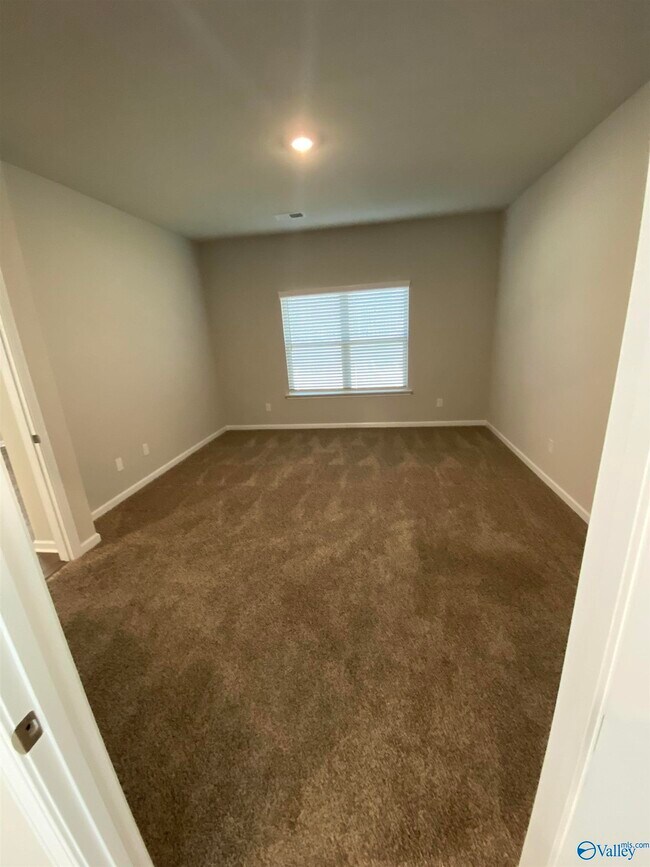 Building Photo - 14980 Westmeade Ln