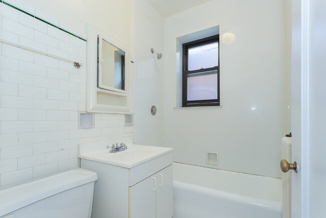 Building Photo - 348 Park Ave