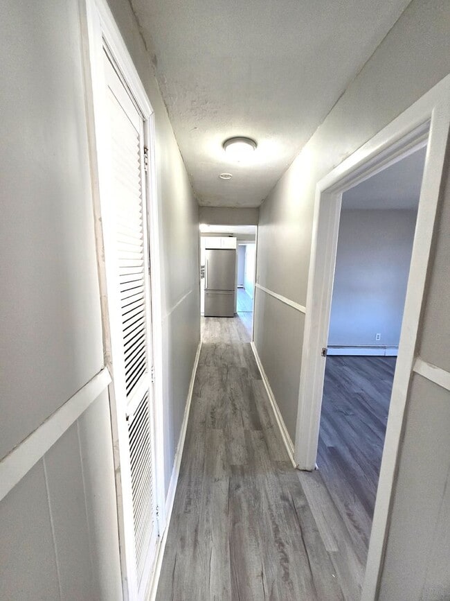 Building Photo - 150 Sisson St