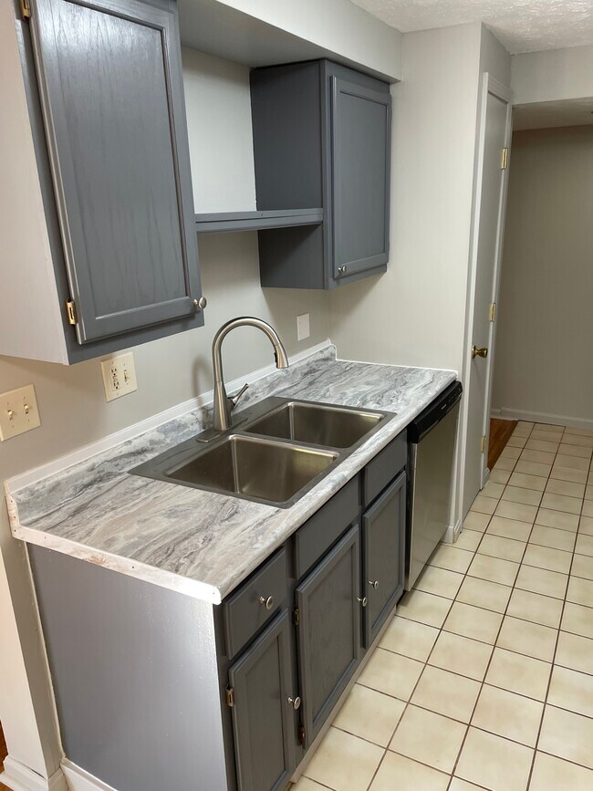 Primary Photo - 4360 Inner Circle Dr