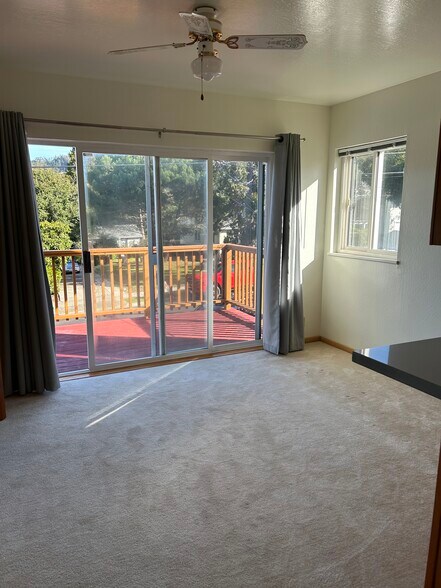 Building Photo - 6104 Bernhard Ave