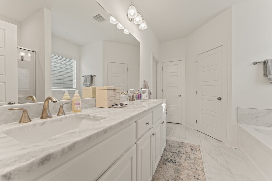 Building Photo - 1520 Tradewater Rd