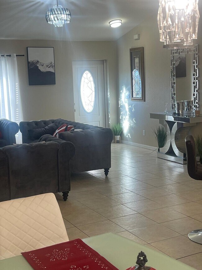 Building Photo - 2043 NW 6th Terrace