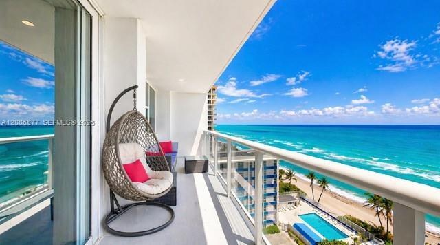 Building Photo - 3140 S Ocean Dr