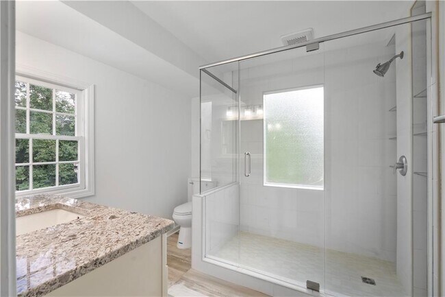 Building Photo - 328 Deerwood Dr