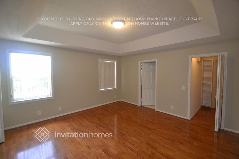Building Photo - 6331 NW 80th Dr