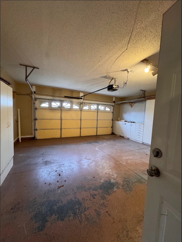 Building Photo - Spacious 3-Bedroom Condo with Modern Amenities in Prime Greenville Location