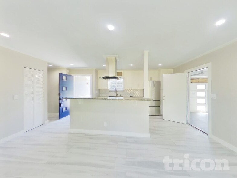 Building Photo - 1040 Grapefruit Rd SE