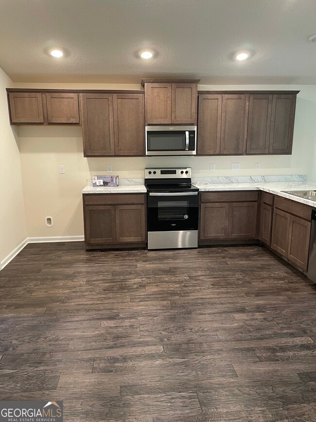 Building Photo - 127 Teakwood Dr