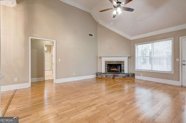 Building Photo - 25 Wisteria Cir