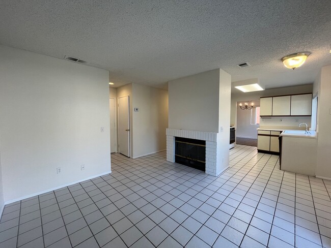 Building Photo - MOVE-IN READY 4+2.5 w/family room + large primary suite!