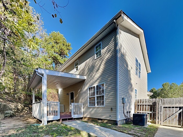 Building Photo - 6227 Dumont Ln