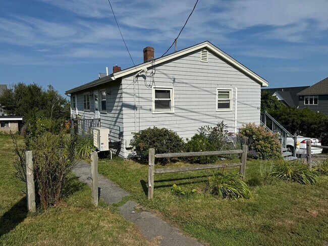 Building Photo - 10 Glover Ave