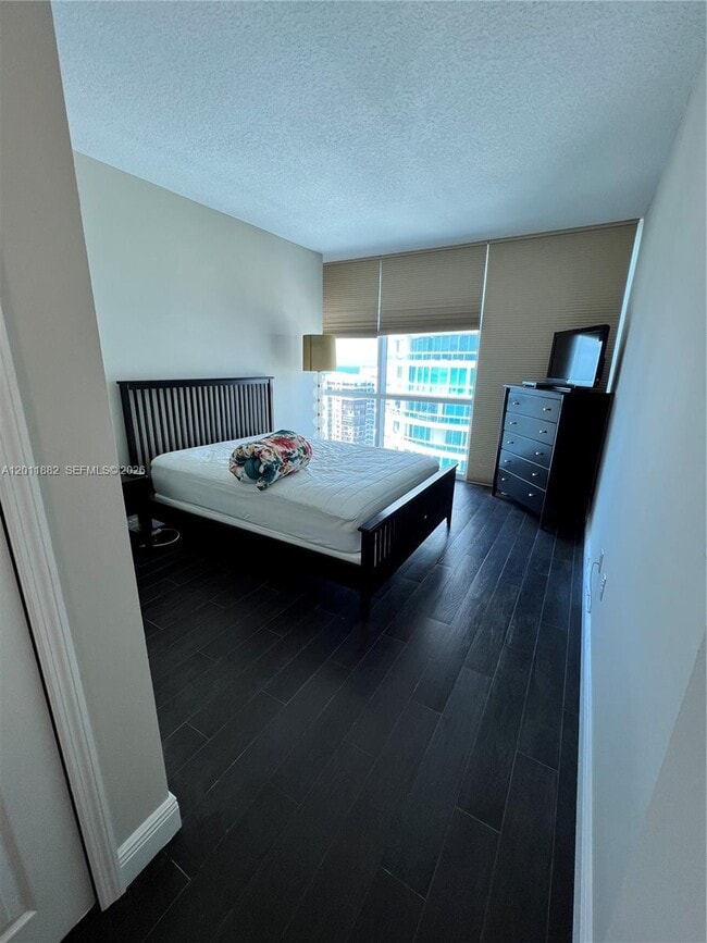 Building Photo - 2101 Brickell Ave