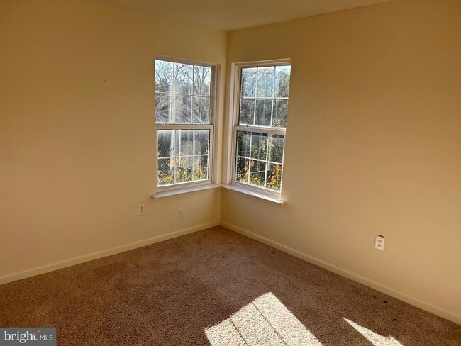 Building Photo - 6821 Hollow Glen Ct