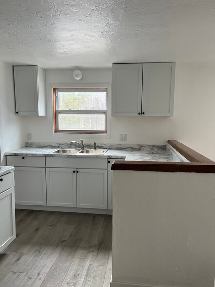 Building Photo - 6099 WI-42