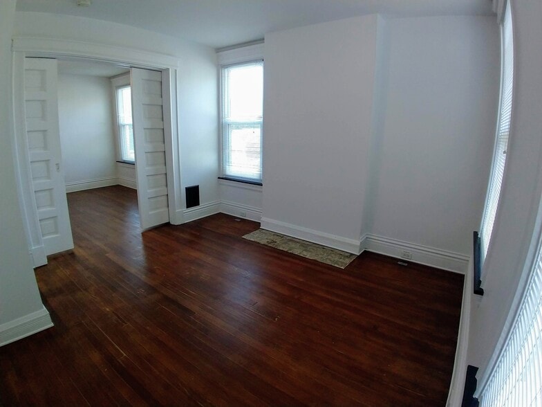 Primary Photo - 4401 Virginia Ave