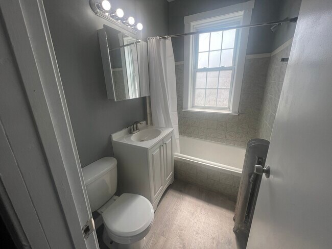 Building Photo - 239 E 108th St