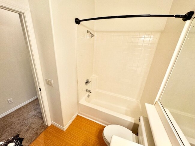 Building Photo - Three Story Condo for Rent Near Old Town T...