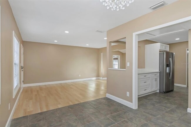 Building Photo - 4622 W El Prado Blvd