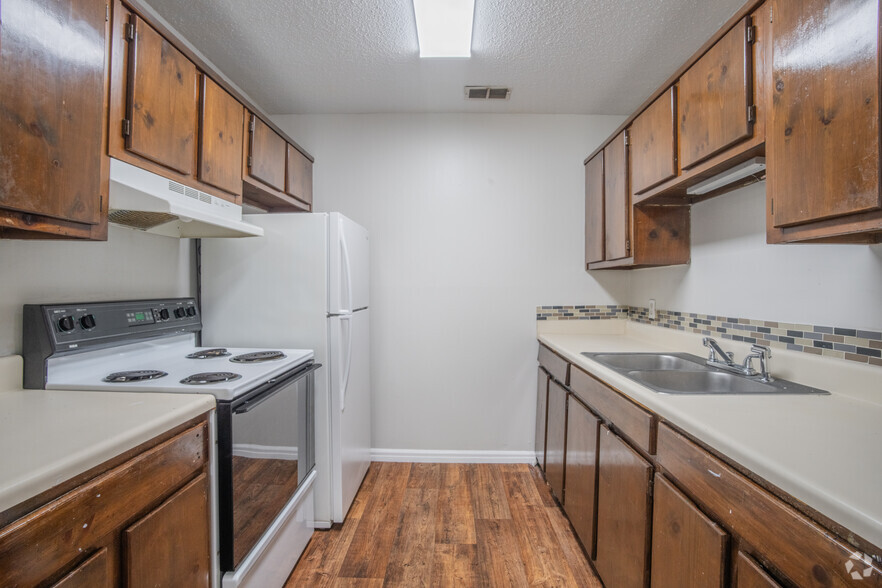 Primary Photo - Willow Way Apartments