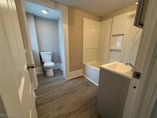 Building Photo - 323 Columbus St